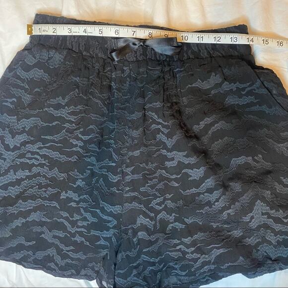Good American Sheer Zebra Running short Sz 3/L - Picture 7 of 14
